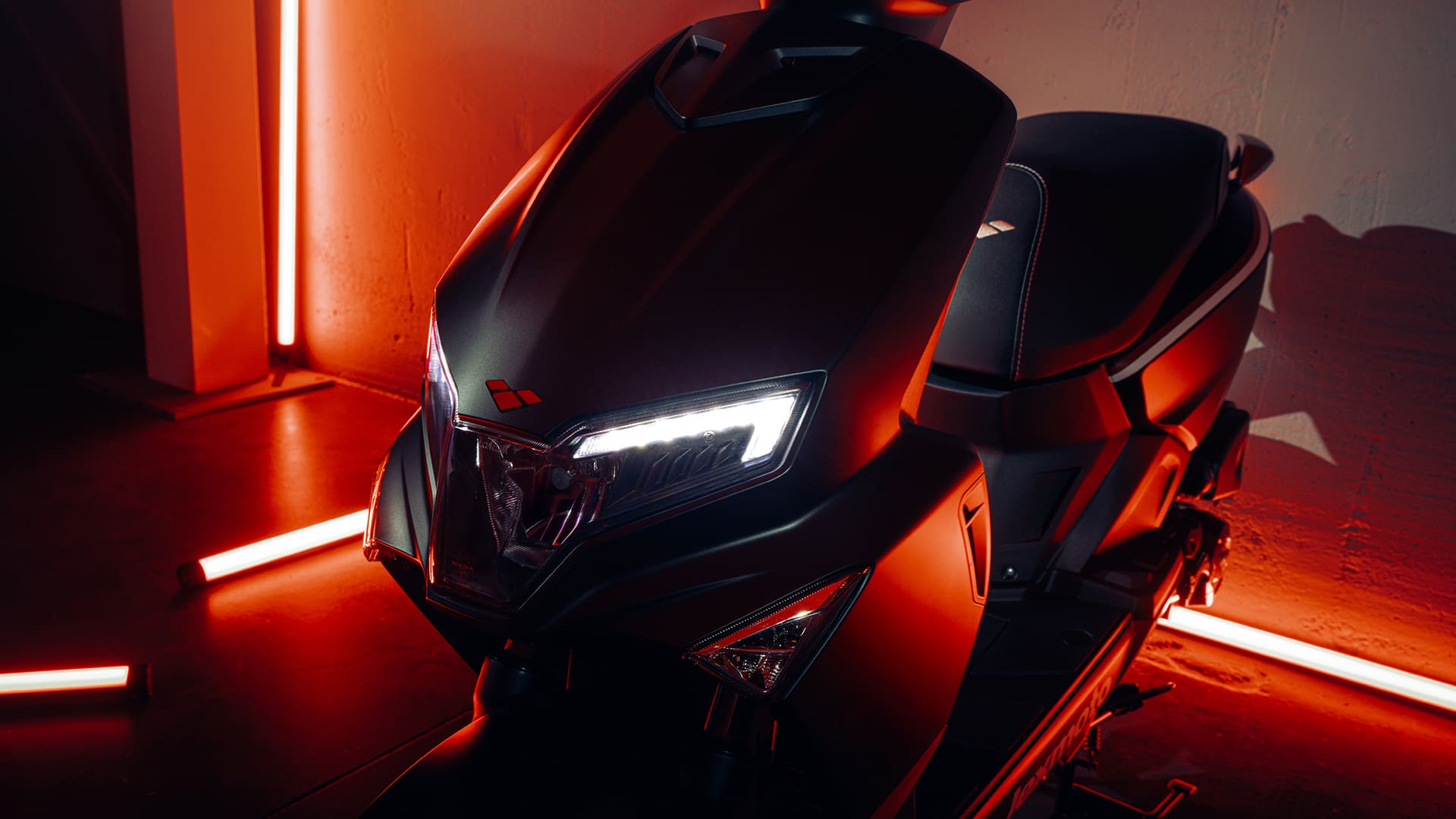 Lexmoto L5 50cc - Black Blue/Red