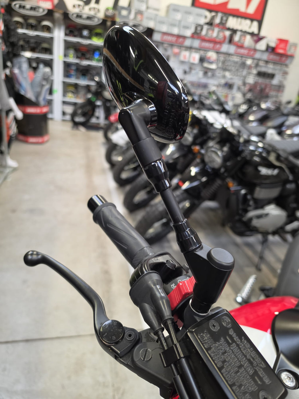 Yamaha XSR900 - Red