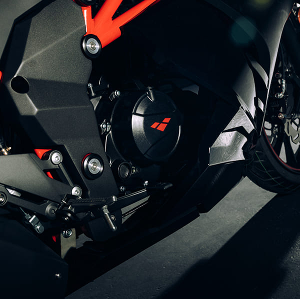Lexmoto LXR 125 - Black Red/Gold
