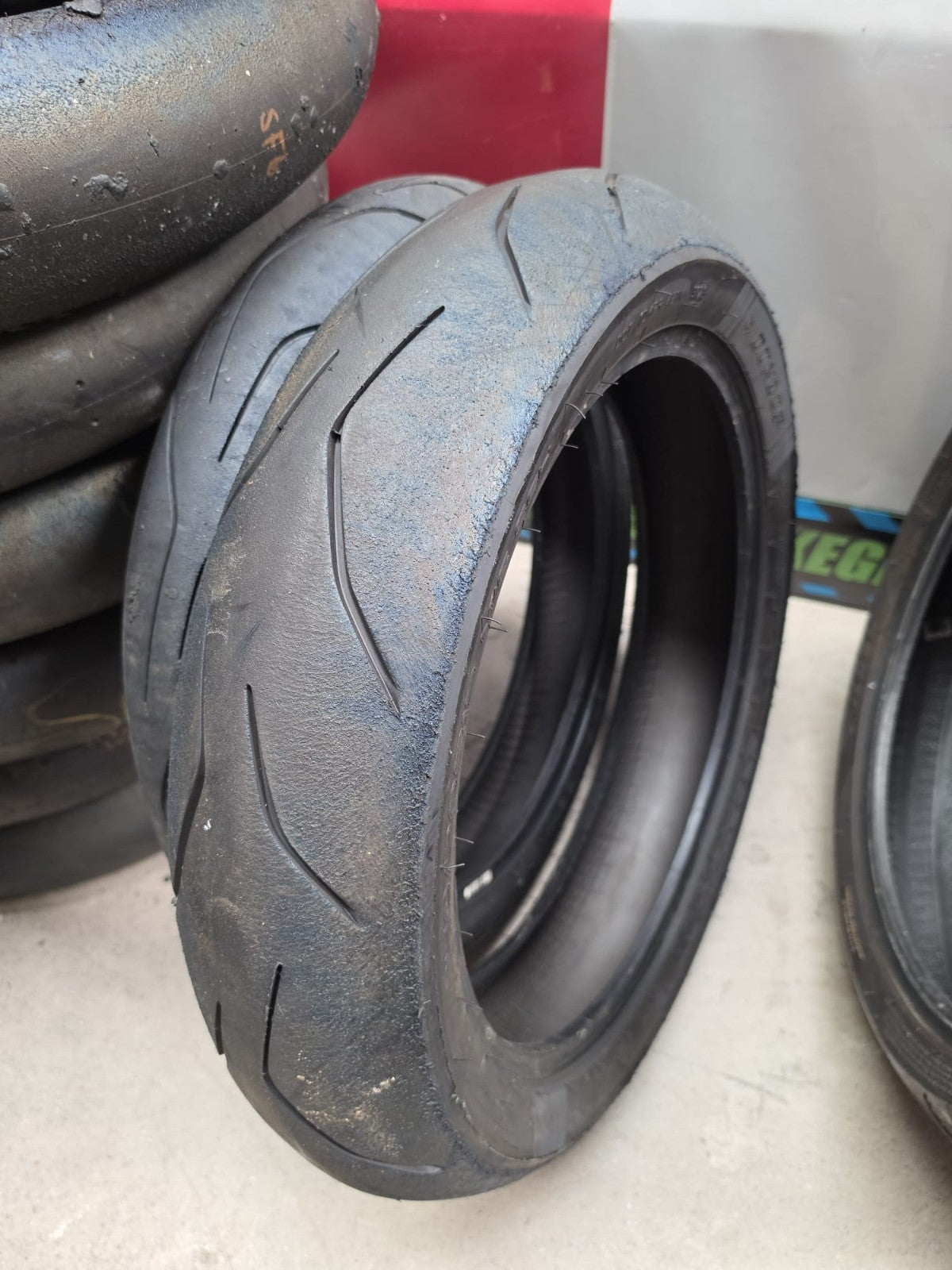 Dunlop SportSmart TT- grade A tyres