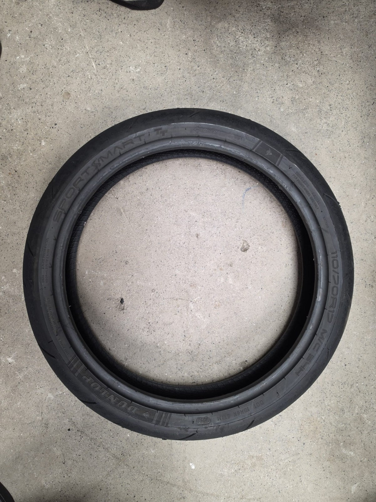 Dunlop SportSmart TT- grade A tyres