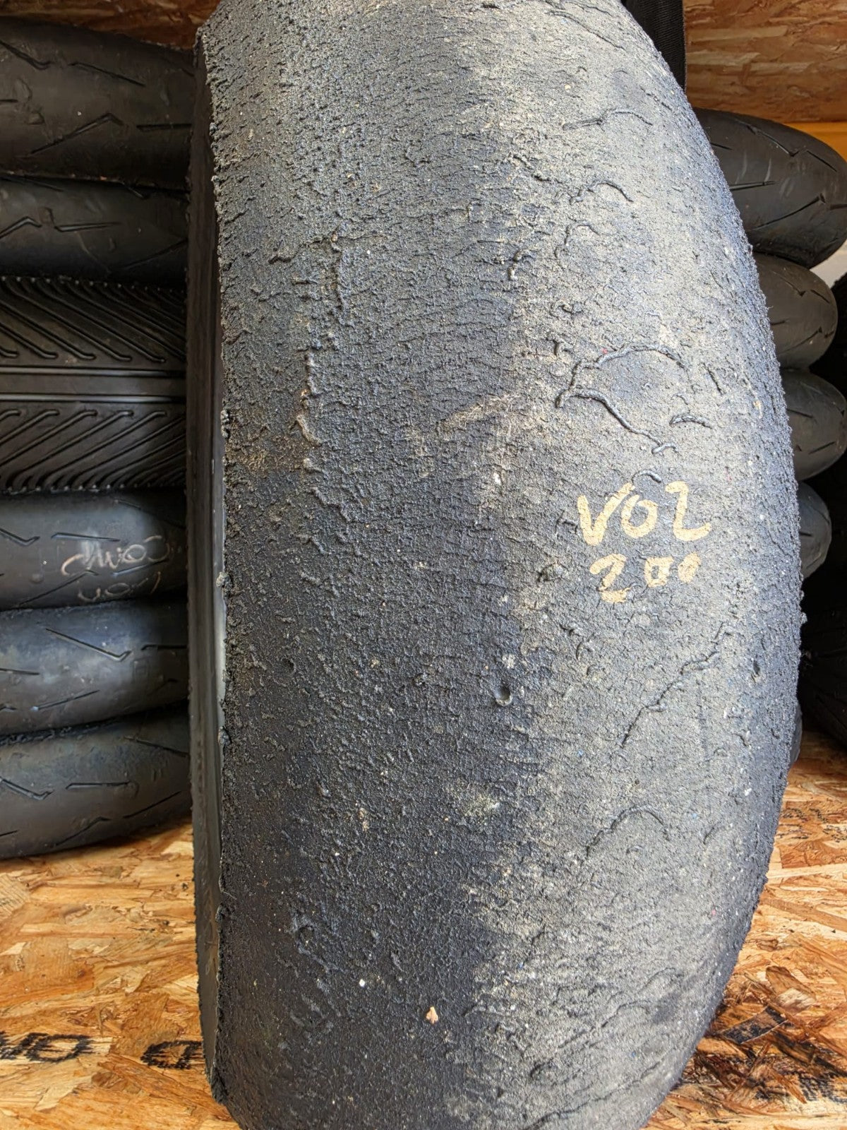 Bridgestone Racing Battlax V02 medium Part worn Rear Racing Slick 200/660- 17