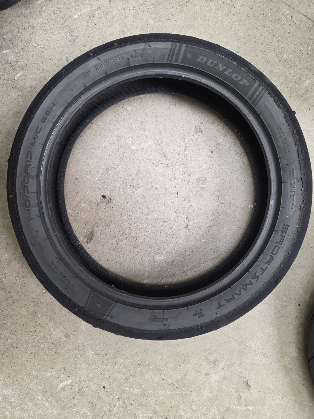 Dunlop SportSmart TT- grade A tyres