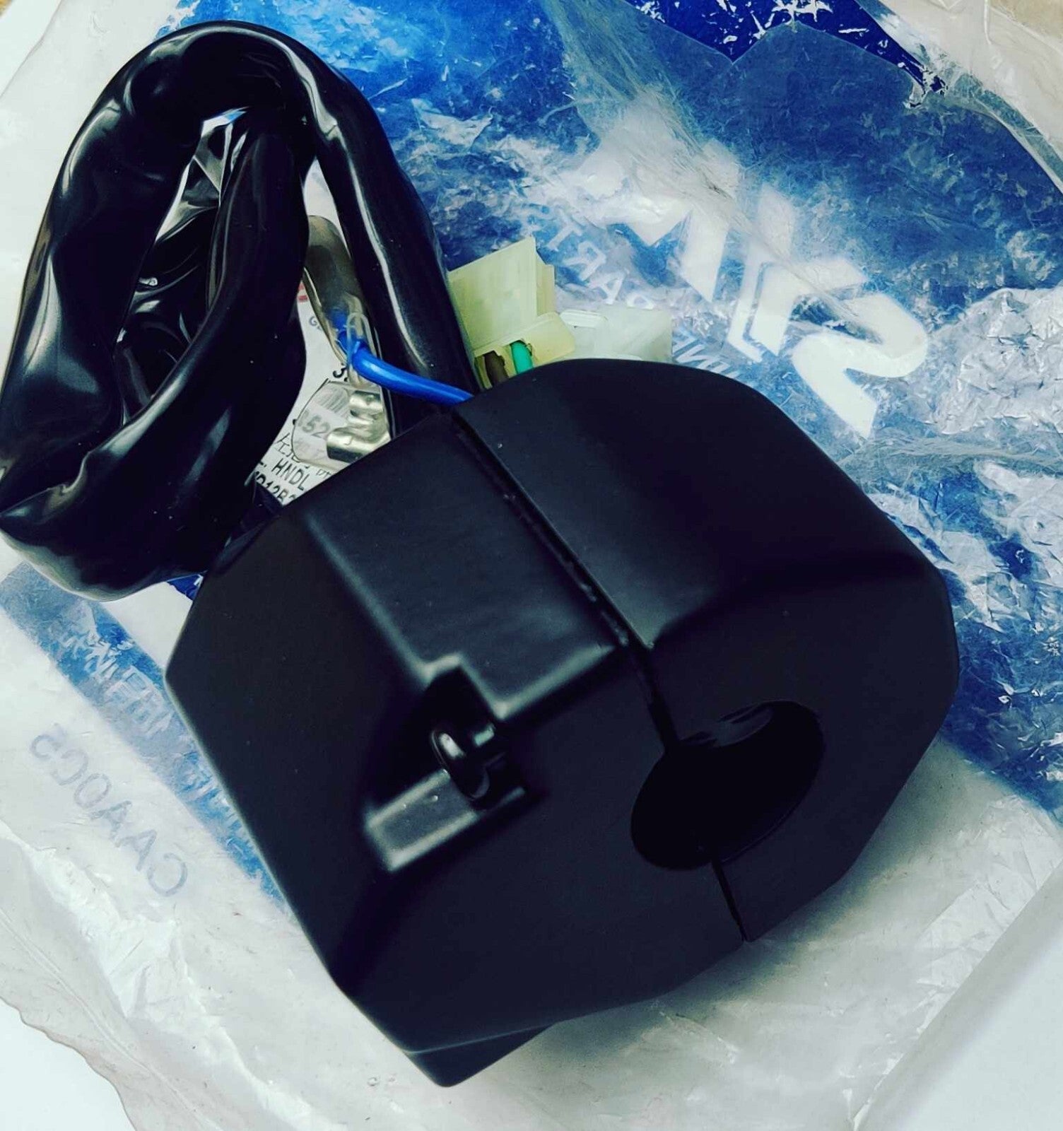 SYM New Genuine Part, Handlebar Indicator & Horn Switch    35200-N7B-E00