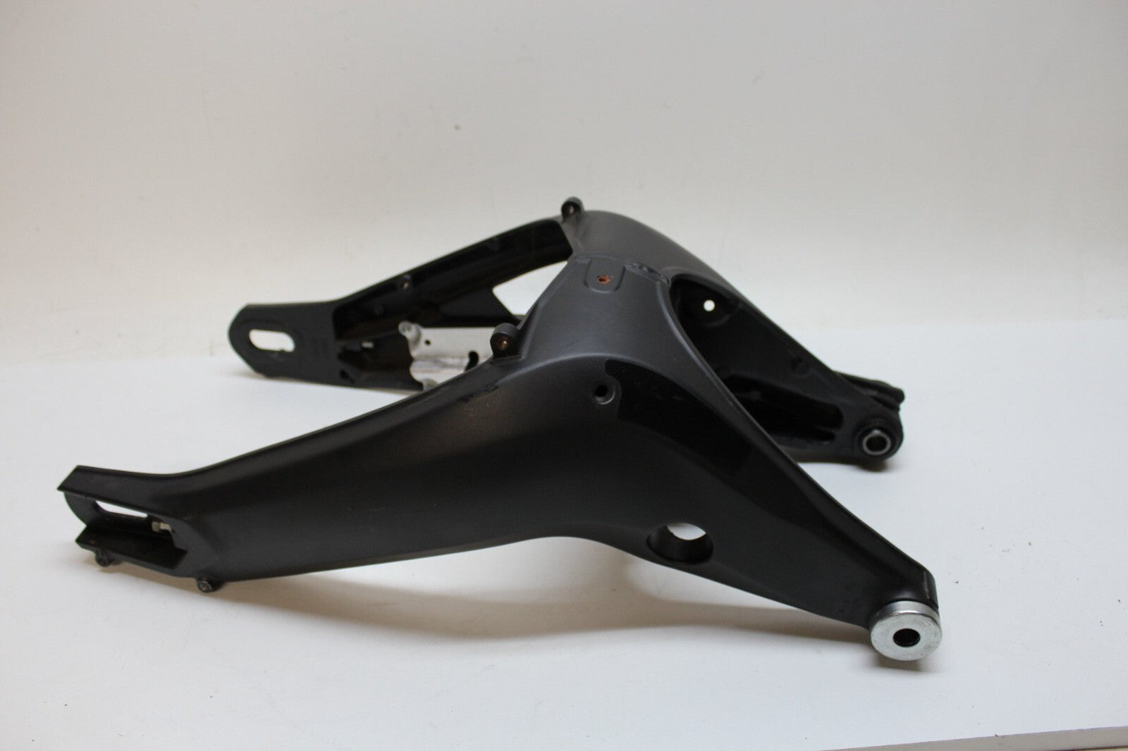 Brand New Genuine Yamaha XSR900 2016 Rear Swing Arm - B90-22110-00 OEM