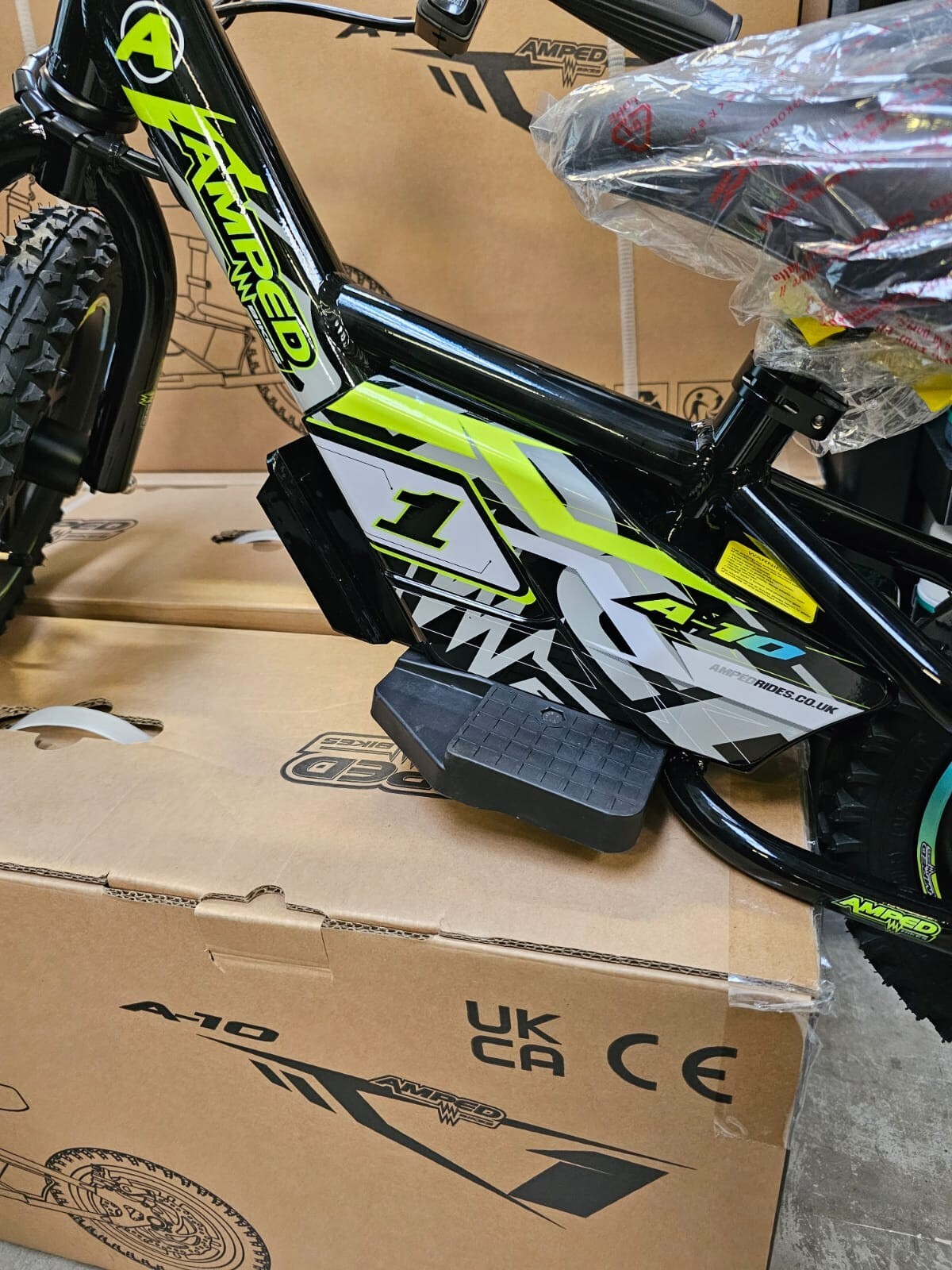 Amped A10 Black 150w 18v Electric Kids Age 3+ Balance Bike Black Yellow New 2025