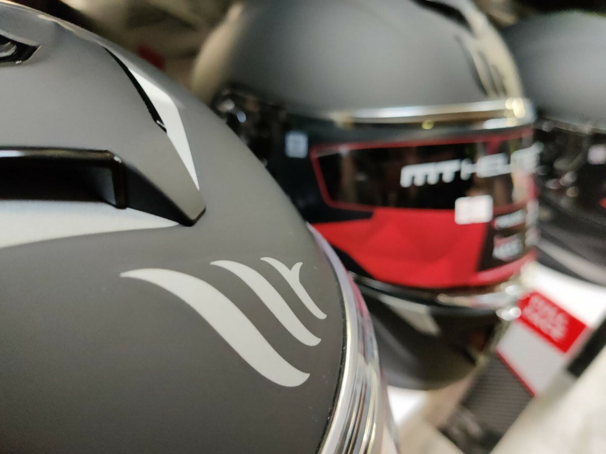 MT Rapide Fiberglass Motorcycle Motorbike Plain Matt Black - Free Pinlock