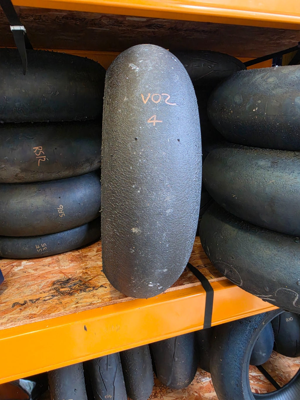 Bridgestone Racing Battlax V02 medium Part worn Rear Racing Slick 200/660- 17