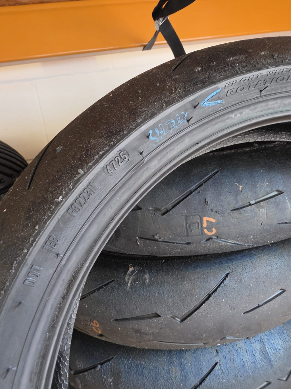 Pirelli Diablo Supercorsa SC1 V4 120/70-17 Grade A worn front BSB scrub tyre