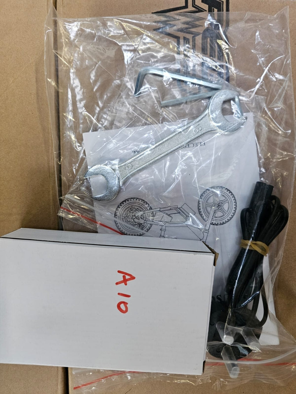 Amped A10 Black 150w 18v Electric Kids Age 3+ Balance Bike - White Red New 2025