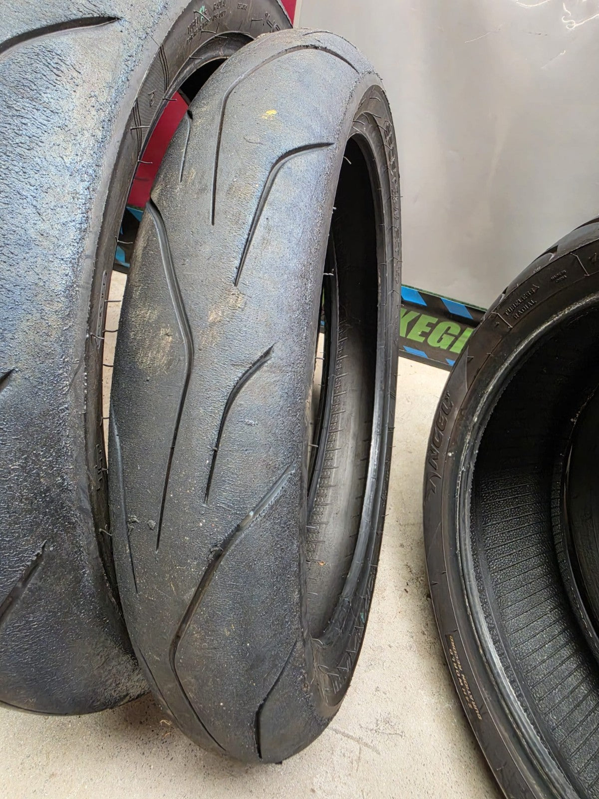 Dunlop SportSmart TT- grade A tyres
