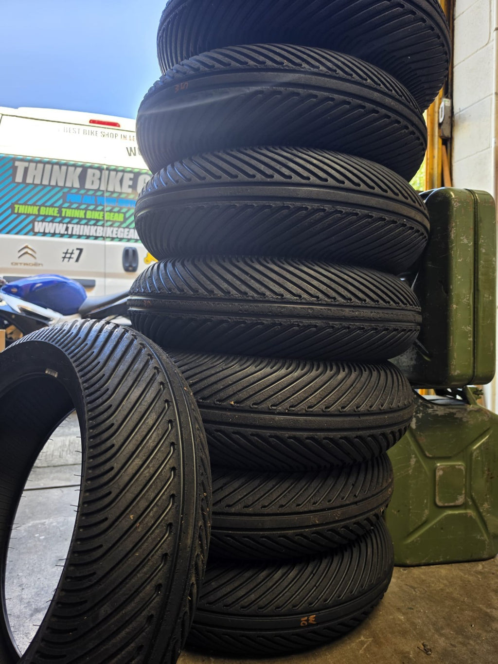 Pirelli Diablo Rain Rear SCR1 Part worn scub motorcycle tyre