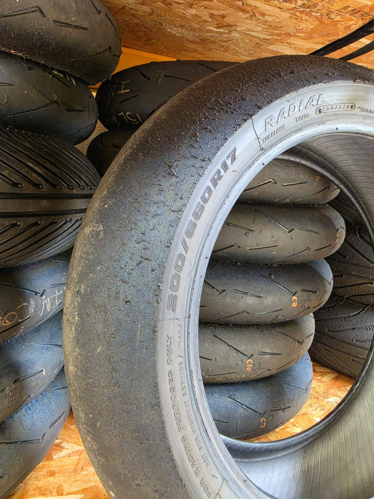 Bridgestone Racing Battlax V02 medium Part worn Rear Racing Slick 200/660- 17