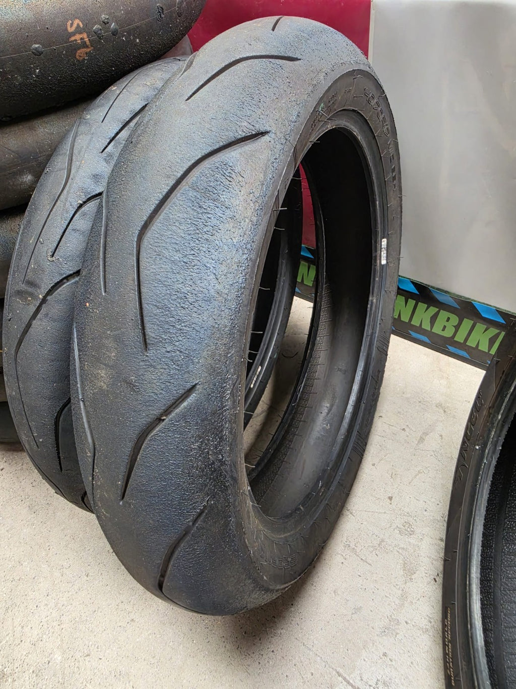 Dunlop SportSmart TT- grade A tyres