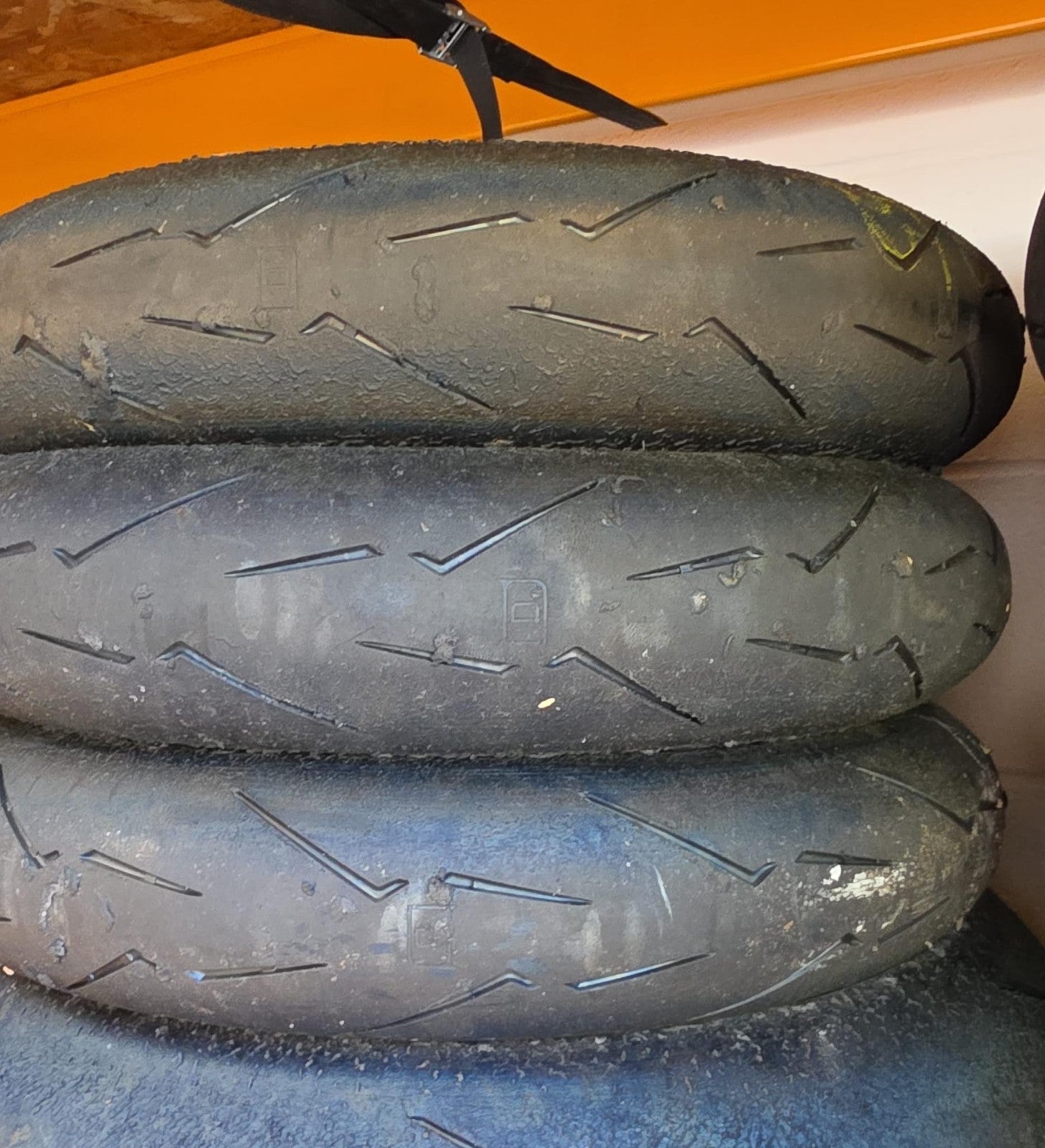 Pirelli Diablo Supercorsa SC1 V4 120/70-17 part worn front BSB scrub tyre
