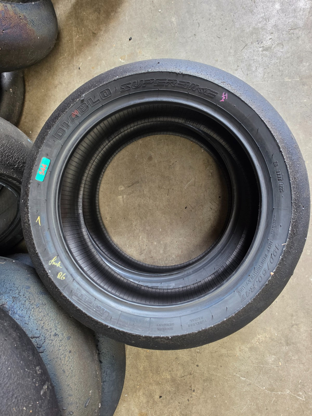 Pirelli Diablo Superbike SC0 190/60-17 Used BSB Scrub Motorcycle Tyre - SR17
