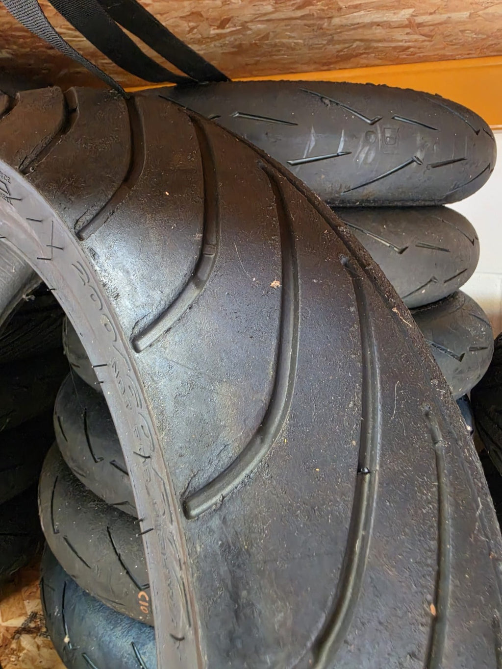 Pirelli Diablo Wet 200/60-17 part worn front BSB scrub tyre 2023