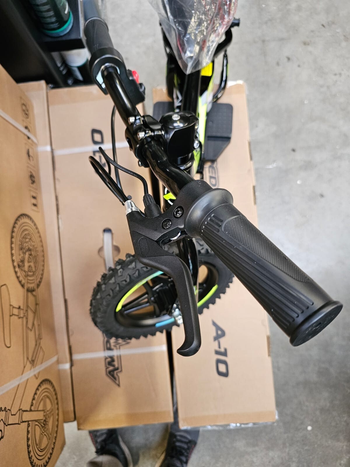 Amped A10 Black 150w 18v Electric Kids Age 3+ Balance Bike Black Yellow New 2025