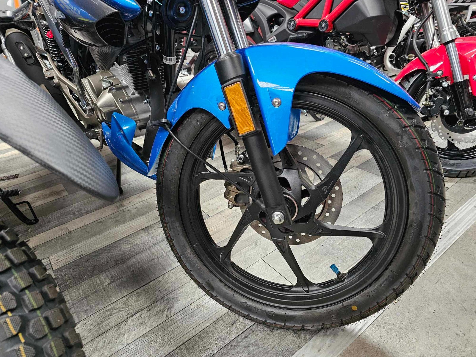 GT MOTO Aluminium Motorcycle Motorbike Valve Caps Universal Fit Blue  GTM50047