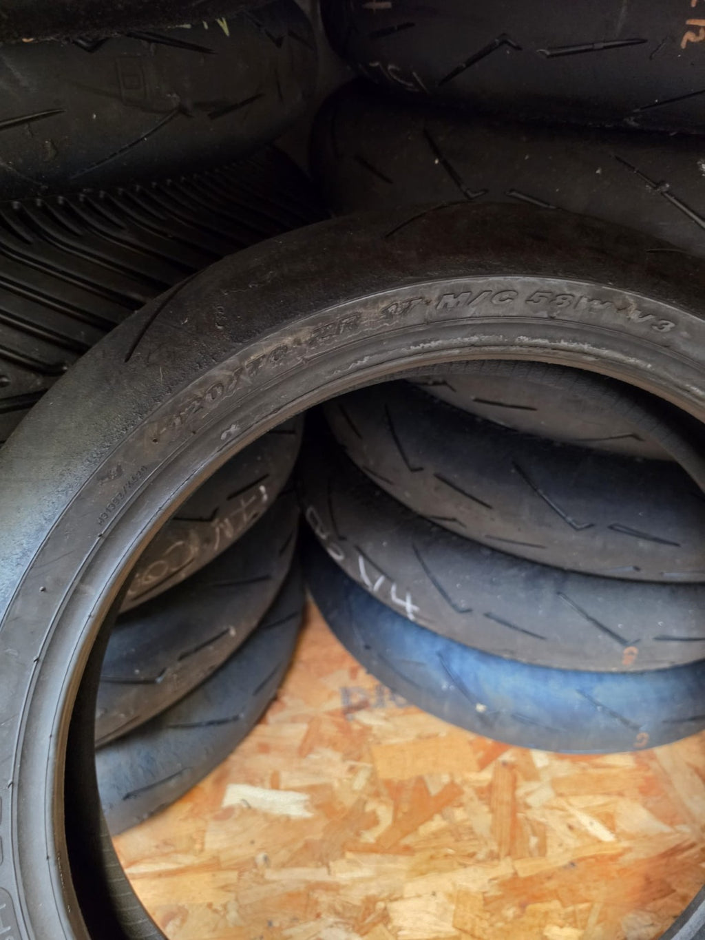 Pirelli Diablo Supercorsa SC2 V3 120/70-17 part worn front BSB scrub tyre