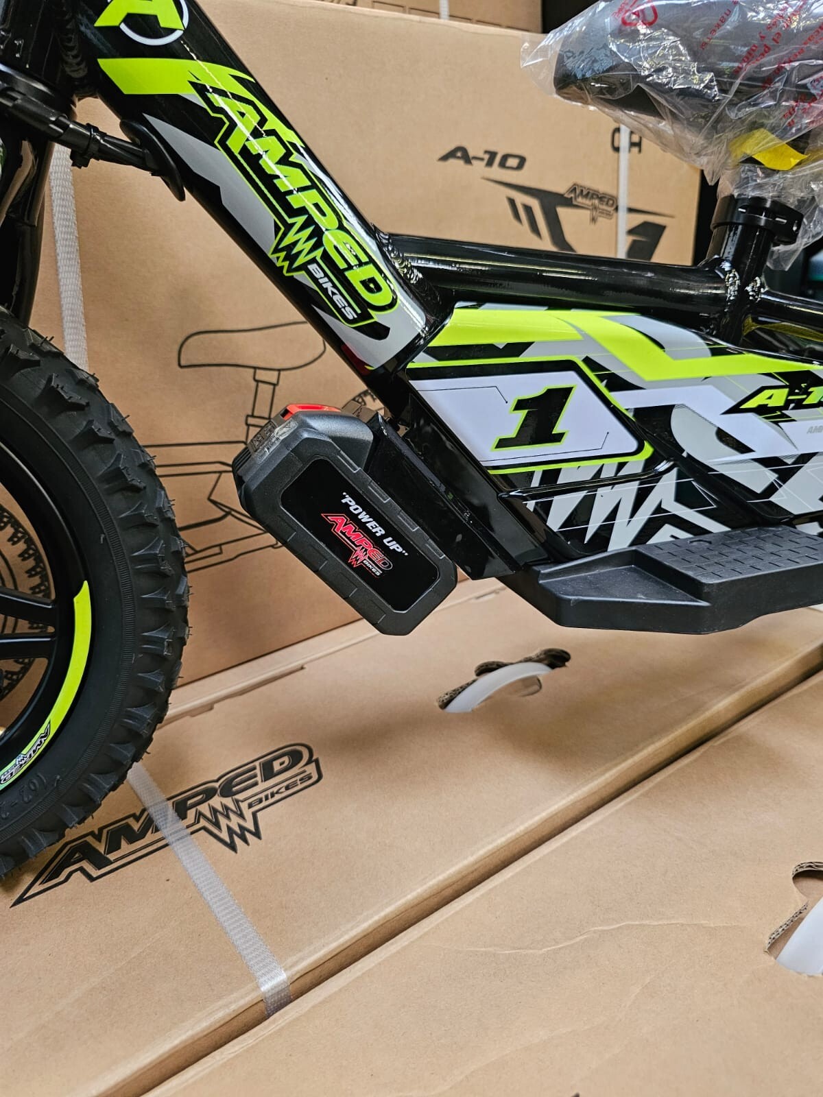 Amped A10 Black 150w 18v Electric Kids Age 3+ Balance Bike Black Yellow New 2025