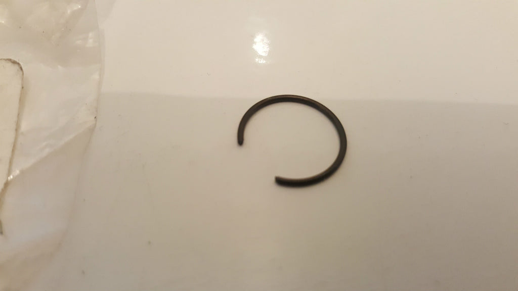 Genuine Yamaha Inner Circlip 93450-16115