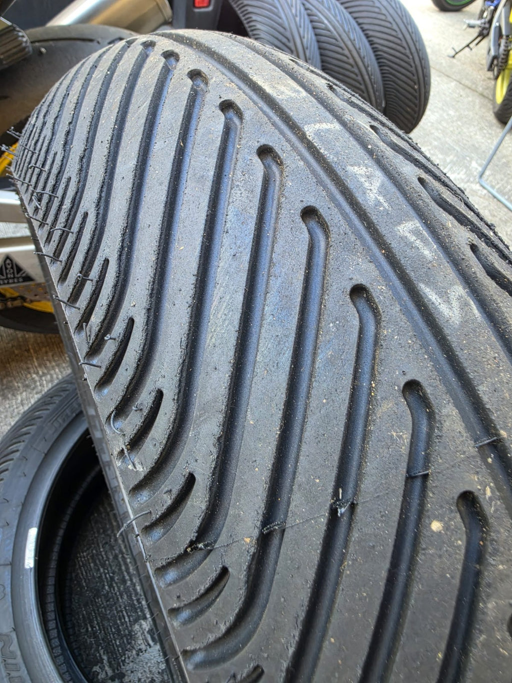 Pirelli Diablo Rain Rear SCR1 Part worn scub motorcycle tyre
