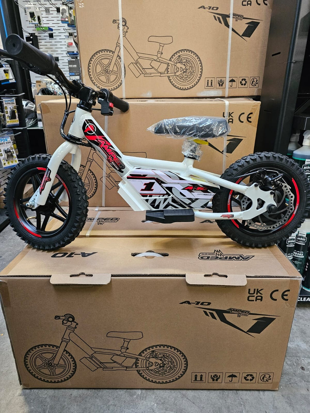 Amped A10 Black 150w 18v Electric Kids Age 3+ Balance Bike - White Red New 2025