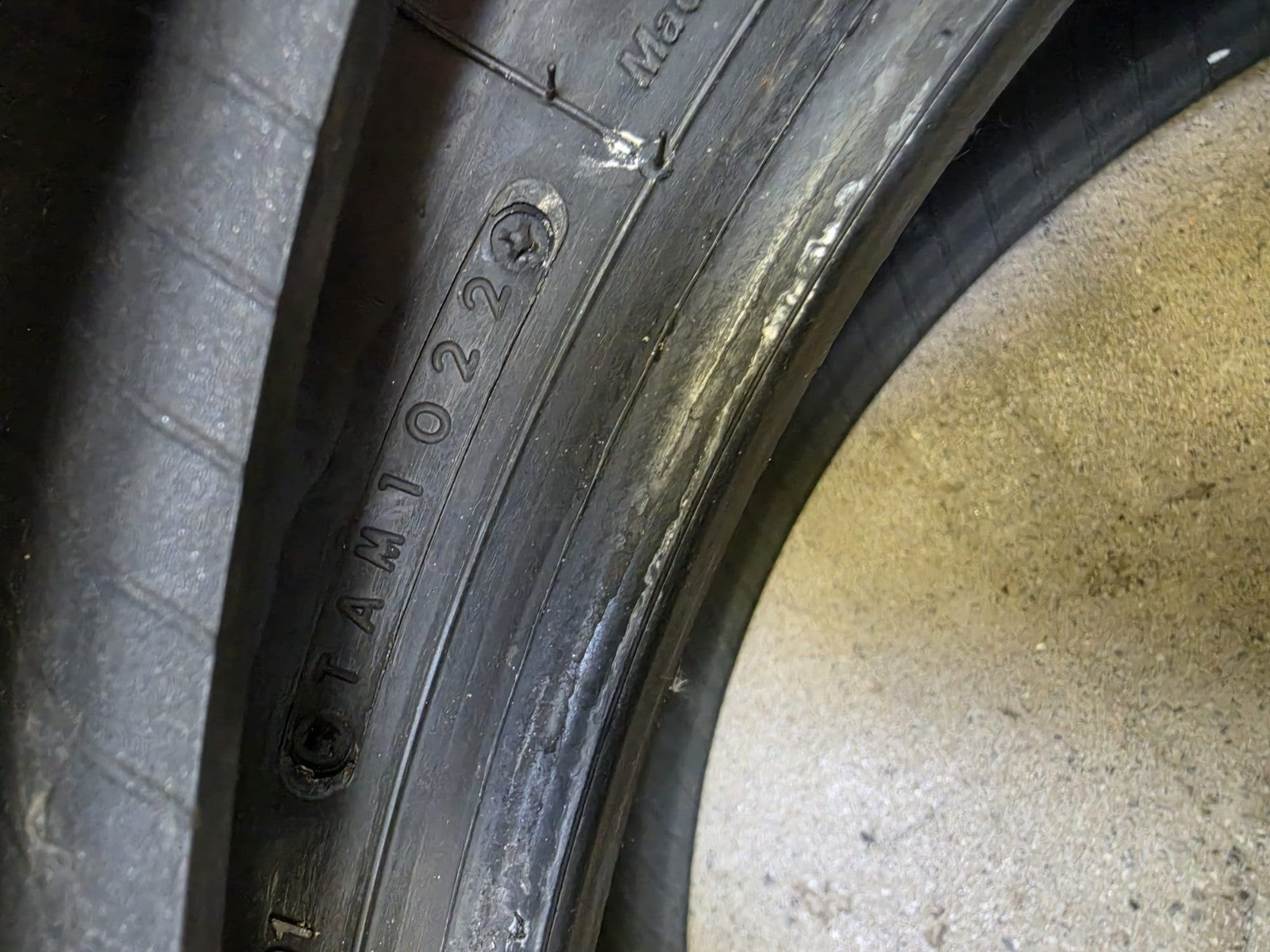 Bridgestone Racing Battlax V02, soft- perfect for track days or racing