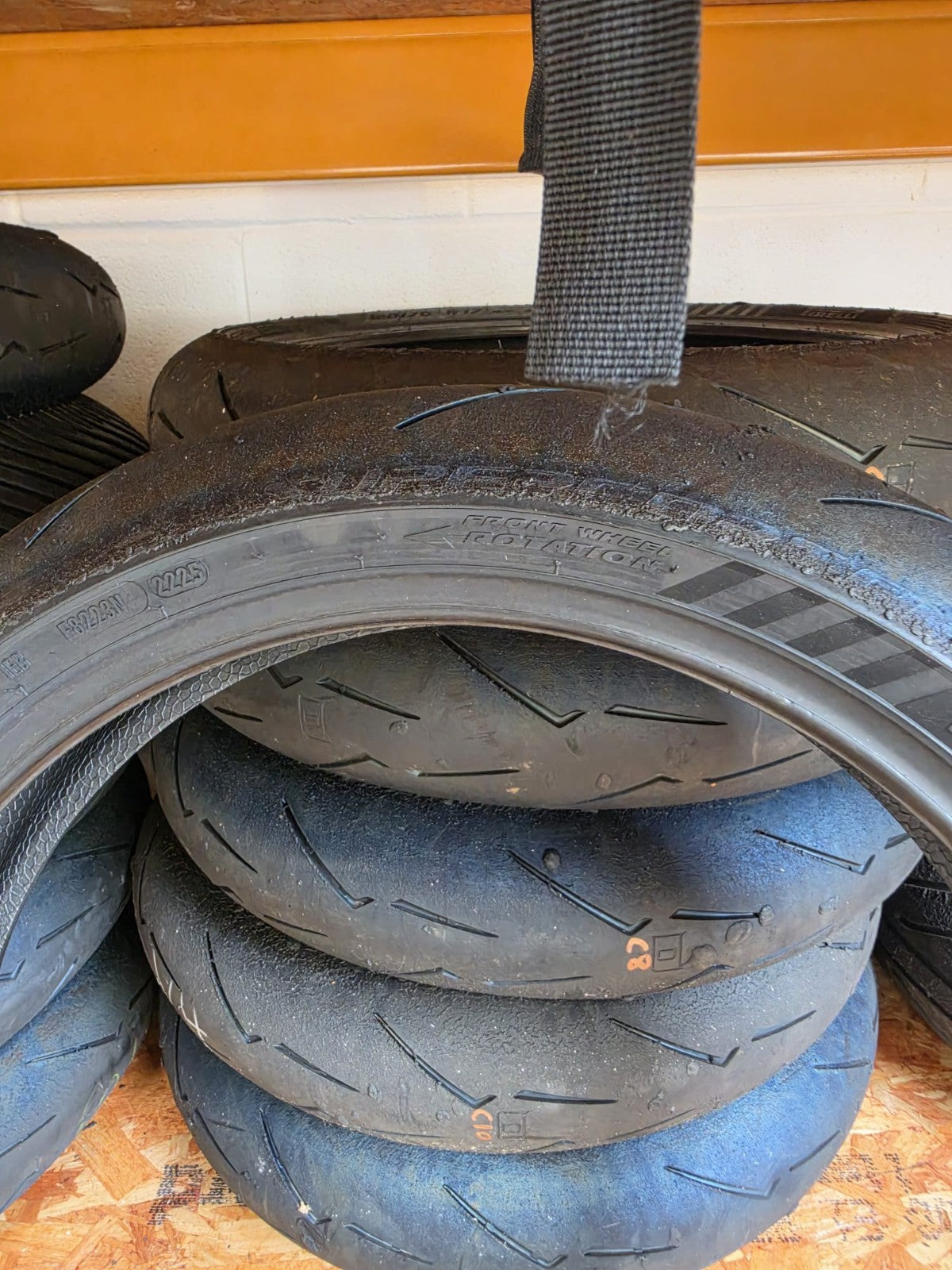Pirelli Diablo Supercorsa SC1 V4 120/70-17 Grade A worn front BSB scrub tyre