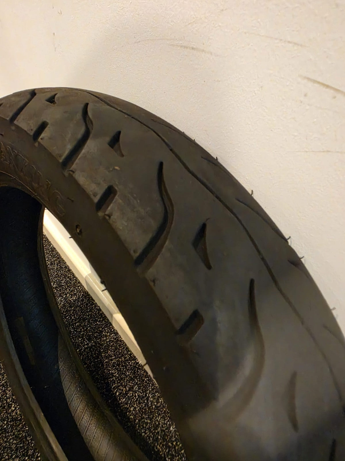 90/90/14 YUANXING PART WORN MOTORCYCLE TYRE