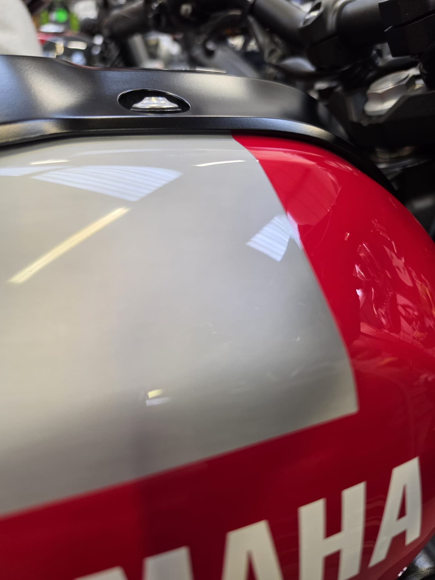 Yamaha XSR900 - Red